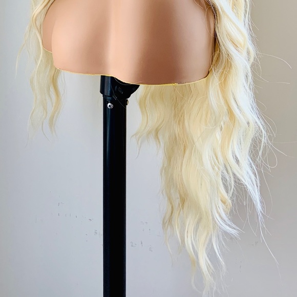 Long Gorgeous Blonde Lace Front Synthetic Wig for Everyday Wear or Events - Picture 11 of 14